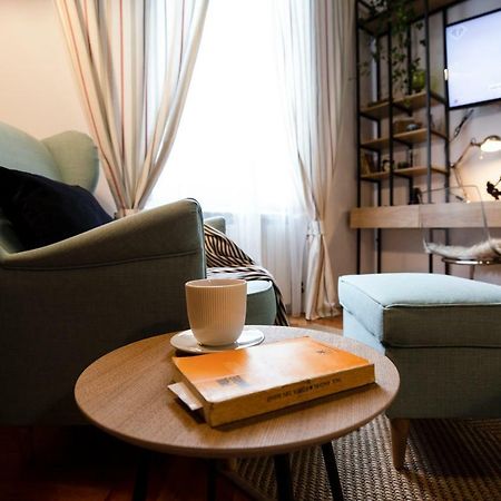 Old Town Courtyard Apartment With Private Parking Kluż-Napoka Zewnętrze zdjęcie