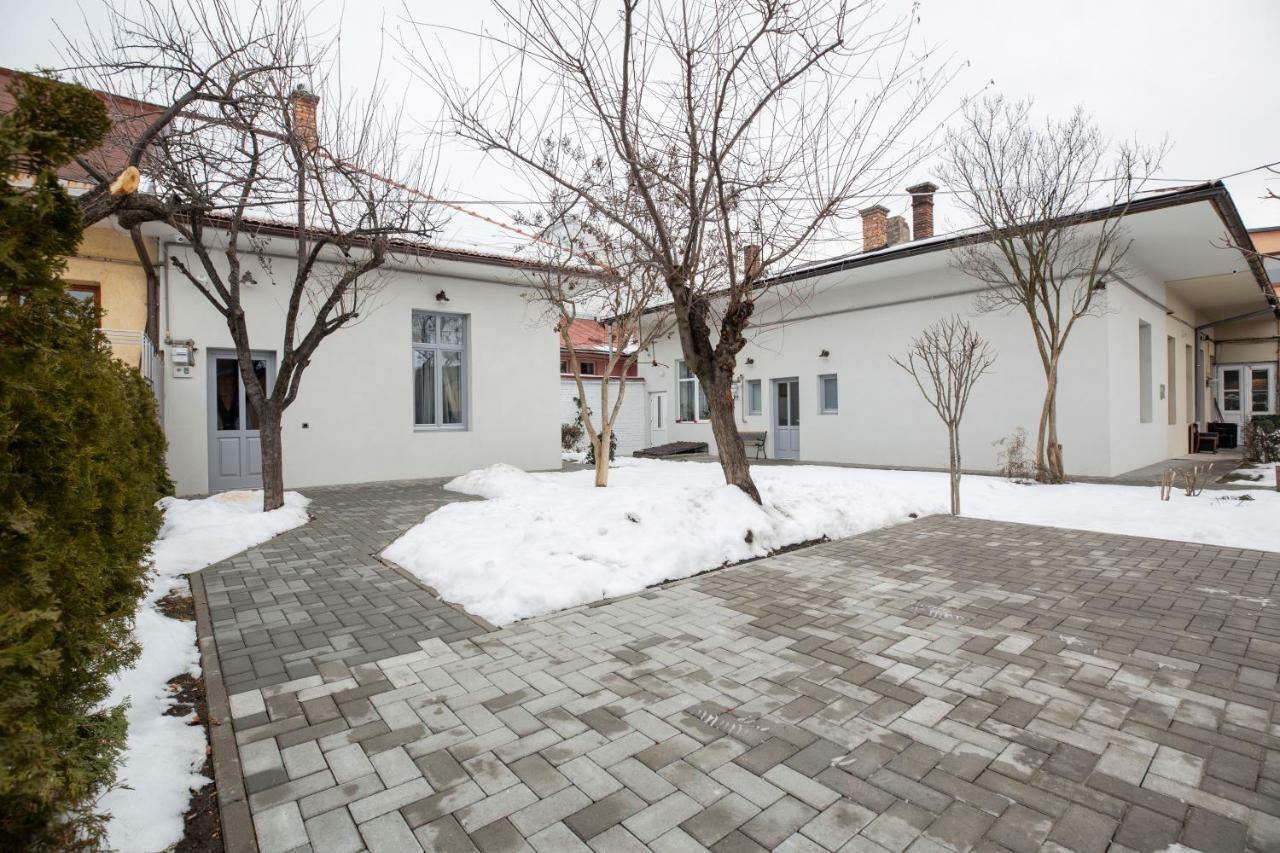 Old Town Courtyard Apartment With Private Parking Kluż-Napoka Zewnętrze zdjęcie