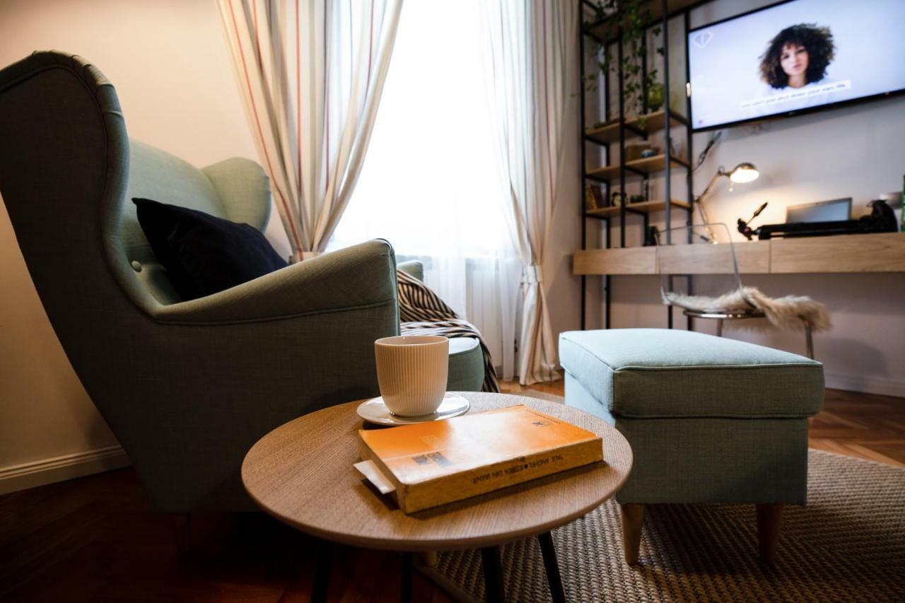 Old Town Courtyard Apartment With Private Parking Kluż-Napoka Zewnętrze zdjęcie
