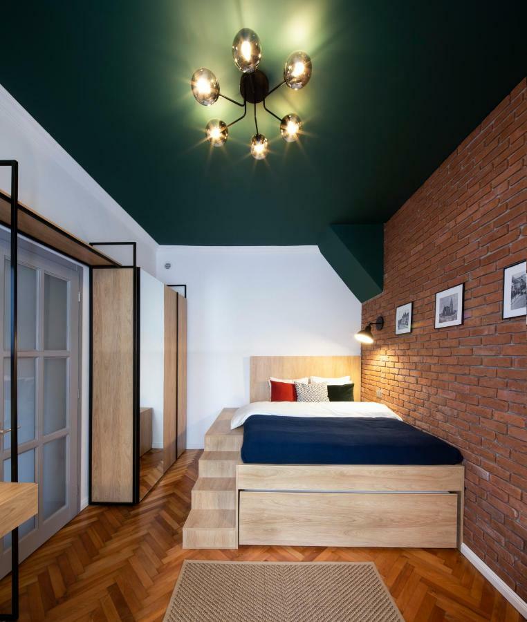 Old Town Courtyard Apartment With Private Parking Kluż-Napoka Zewnętrze zdjęcie