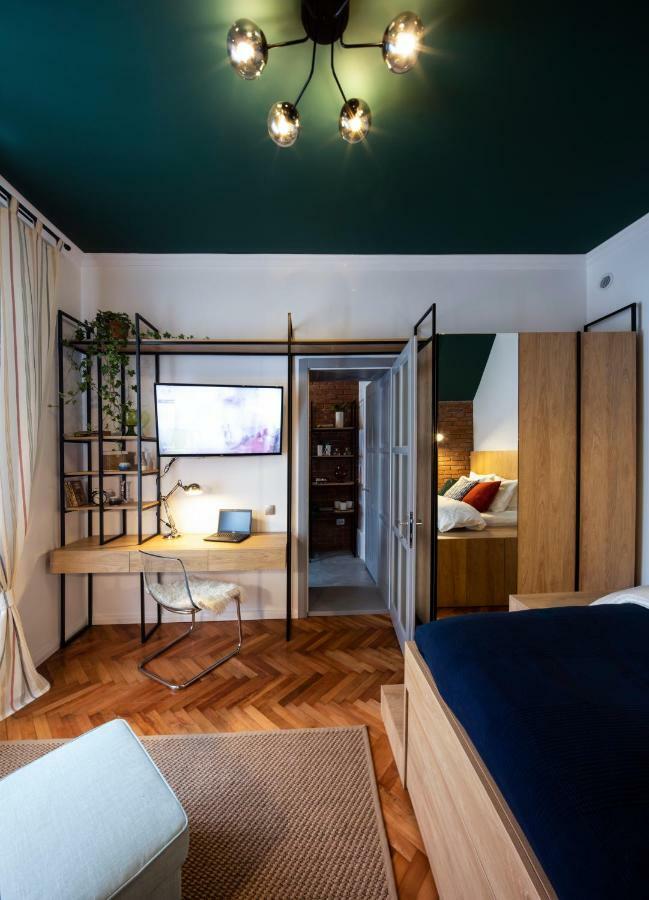 Old Town Courtyard Apartment With Private Parking Kluż-Napoka Zewnętrze zdjęcie